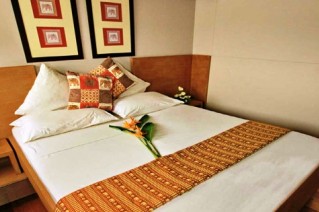 Motor Yacht Amnesia Master Stateroom